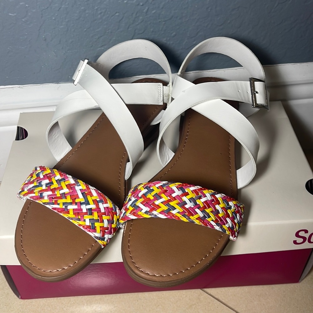 Women’s size 9 pastel braided sandals in brand NEW condition